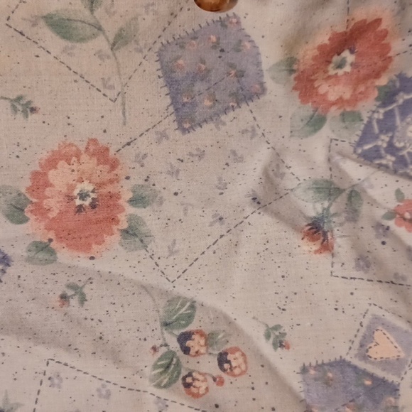 Tap & Co Petite Short Sleeve Button Up Blouse - Size Medium - Picture 2 of 5